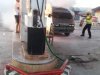 Sebuah minibus mengalami kebakaran,  saat mengisi bahan bakar
