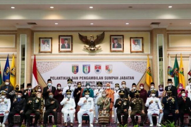 Bupati Nanang Ermanto Hadiri Pelantikan Pj. Bupati Kabupaten Pringsewu, Mesuji dan Tulang Bawang Barat