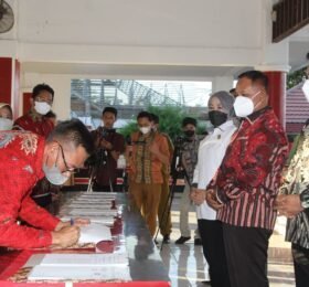 Lakukan Kerjasama Dengan Kajari Lamsel, Nanang Ermanto Tegaskan Perjanjian Kerjasama Tidak Akan Batasi Wewenang Kejaksaan