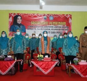 Buka Pembinaan Tim Penggerak PKK Kecamatan dan Desa, Winarni Minta Program PKK Dukung Kemajuan Desa