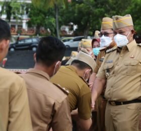 Hari Pertama Masuk Kerja, Bupati Nanang Ermanto Halal Bihalal Bersama ASN Dan THLS