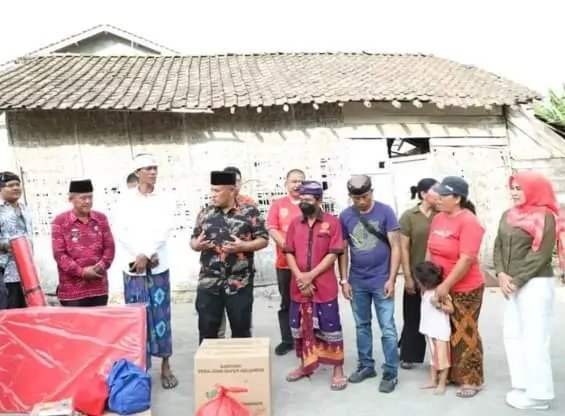 Bupati Lampung Selatan Gulirkan Bantuan Bedah Rumah Non APBD Untuk Warga Ketapang