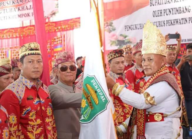 Bupati Lampung Selatan Kukuhkan Pengurus Pekhwatin Punyimbang Adat Lampung Marga Katibung