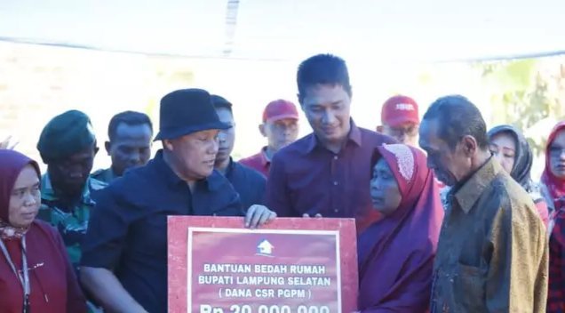 Gandeng CSR, Bupati Lampung Selatan Kembali Bantu Warga Kurang Mampu Pada Program Bedah Rumah