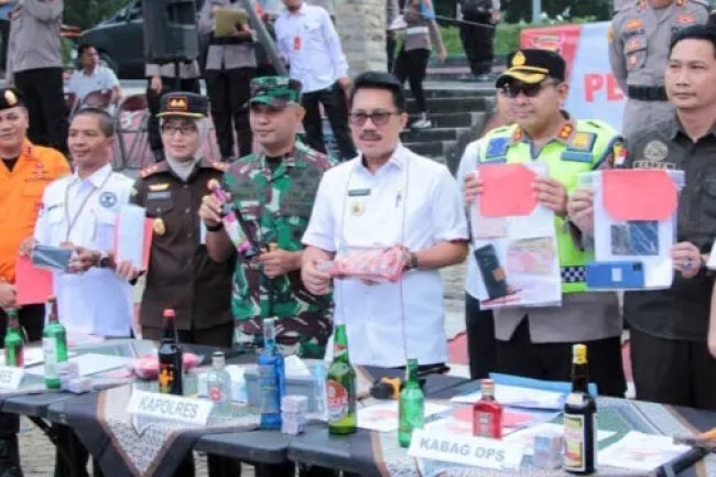 Musnahkan Polres Lampung Selatan 489 Botol Miras Hasil Operasi Selama Ramadhan