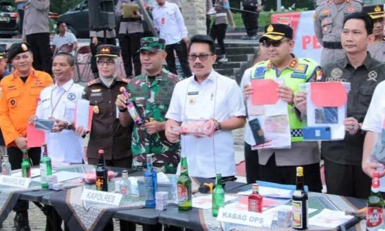 Musnahkan Polres Lampung Selatan 489 Botol Miras Hasil Operasi Selama Ramadhan