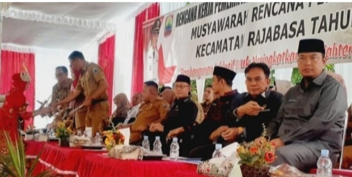 Sejumlah Anggota DPRD Lamsel Hadiri Musrenbangcam Rajabasa