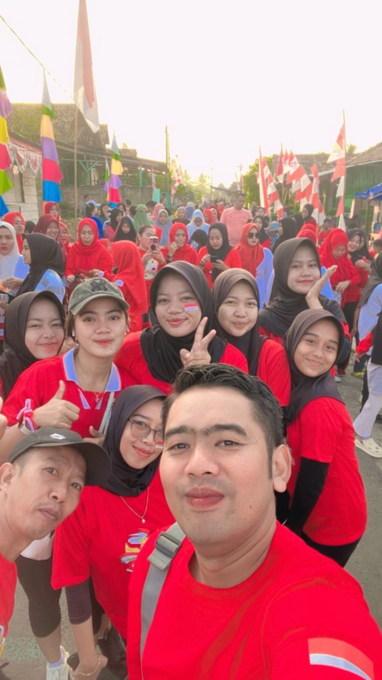 Dalam  Rangka HUT RI Ke-79 Lingkungan 06 Sukajaya Mengadakan Jalan Sehat