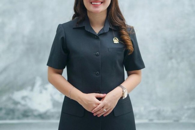 PAW Amelia Nanda Sari Wakil Ketua III DPRD Lamsel Gantikan waris Basuki