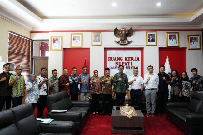 Bupati Lampung Selatan Terima Audiensi Praswad Nugraha