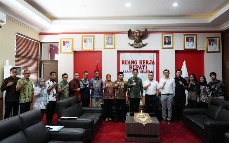 Bupati Lampung Selatan Terima Audiensi Praswad Nugraha