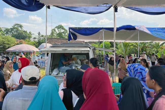 Antusias Masyarakat Katibung Serbu Pasar Murah Pemkab Lampung Selatan
