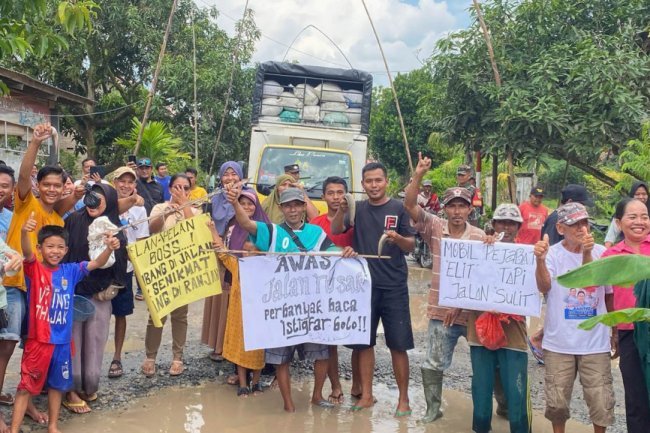 Dikritik Soal Jalan Rusak, Bupati Egi Apresiasi Kritik Kreatif Warga