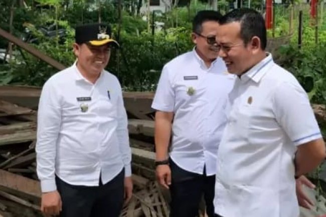 Anggota DPRD dan Pemkab Lampung Selatan Bantu Korban Rumah Rubuh di Sidomulyo 