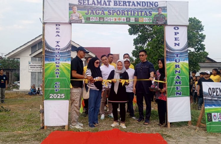 Ketua DPRD Lampung Selatan Erma Yusneli Buka Open Turnamen Desa Tanjung Sari CUP 2025