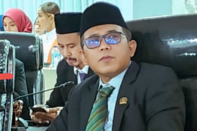 Anggota DPRD Lampung Selatan, Dwi Riyanto Tampak Khidmat Menyimak Pidato Kenegaraan Presiden RI