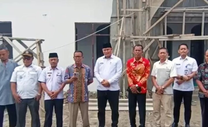 Bagian Kesra dan Komisi IV DPRD Lampung Selatan Monitoring Bantuan Dana Hibah Rumah Ibadah di Masjid Al Ikhlas Desa Merak Belantung