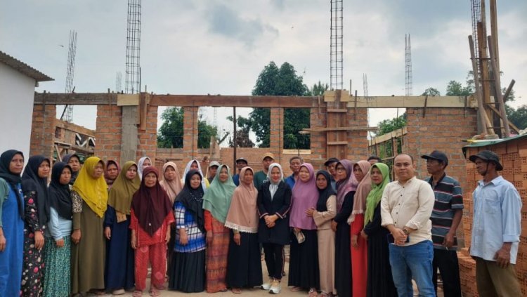 Ketua DPRD Lampung Selatan Erma Yusneli Turun Langsung ke Masyarakat, Salurkan Bantuan untuk Pembangunan Masjid di Natar