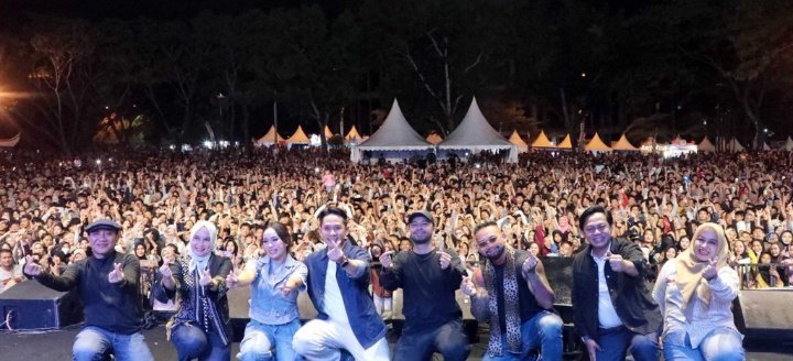 Lampung Selatan Menyala! Ribuan Warga Ramaikan Opening Lamsel Fest 2025