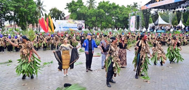 6.573 Peserta Guncang Kalianda! Pawai Budaya Terbesar Sepanjang Sejarah Warnai HUT ke-69 Lampung Selatan