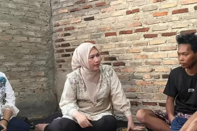 Wakil Ketua III DPRD Lampung Selatan Bella Jayanti Kunjungi Korban Calo Tenaga Kerja Kapal Tangkap Ikan, Janji Bantu Pendidikan Korban