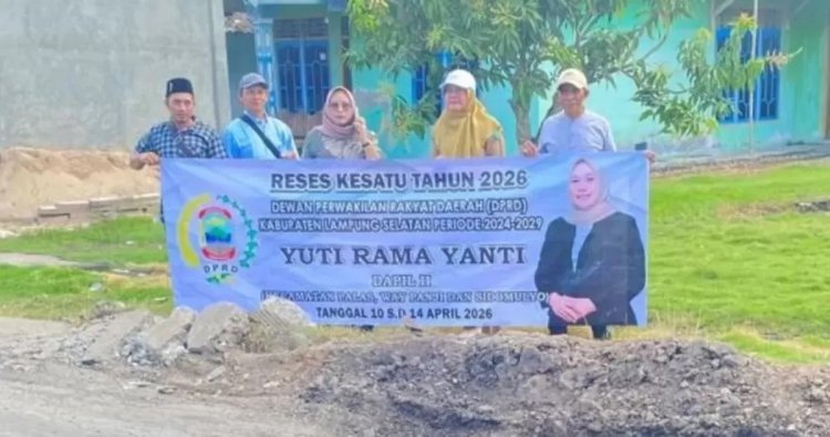Ketua Komisi III DPRD Lampung Selatan Yuti Rama Yanti Tinjau Kerusakan Jalan Poros Palas, Desak Segera di Perbaiki